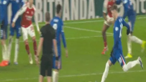 激战连捷！德篮甲中流砥柱展开生死对决，两场胜利悬念迭起！